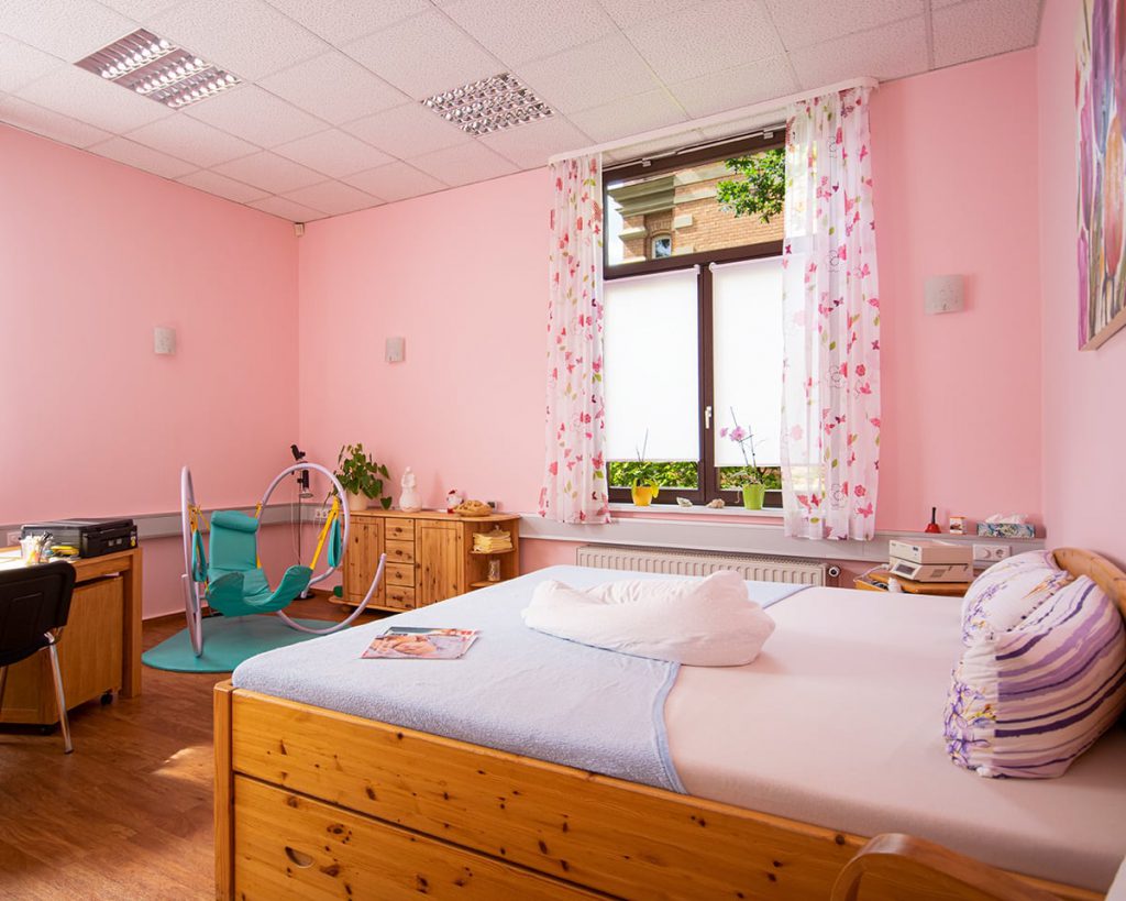 Sprechstundenzimmer und Geburtsraum 1 - Bild 1